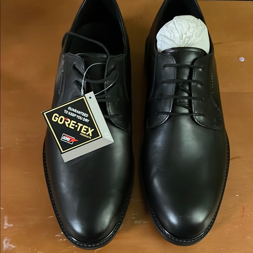 Ecco Men's Black Vittrus Iii Oxfords